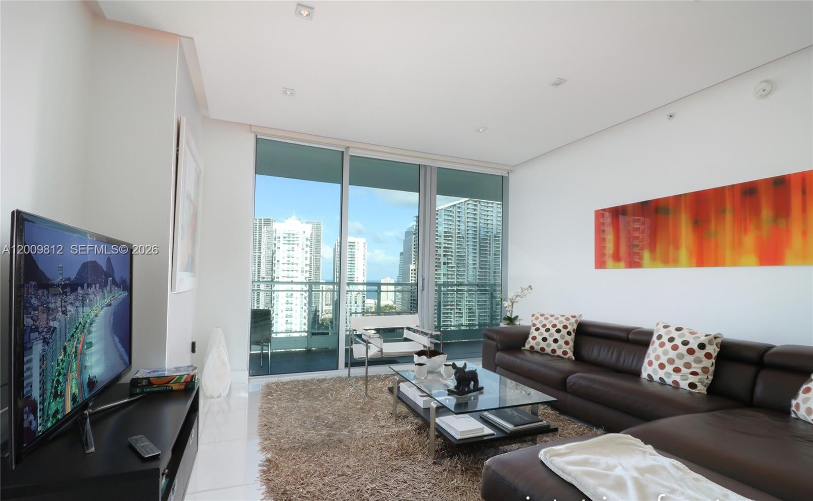92 Southwest 3rd Street, Unit 3211 Miami, FL 33130 - Photo 13 of 16