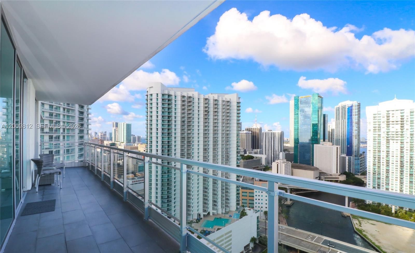 92 Southwest 3rd Street, Unit 3211 Miami, FL 33130 - Photo 2 of 16