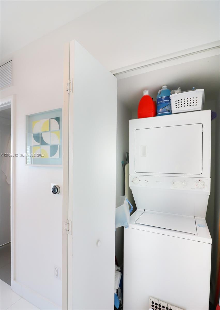 92 Southwest 3rd Street, Unit 3211 Miami, FL 33130 - Photo 3 of 16