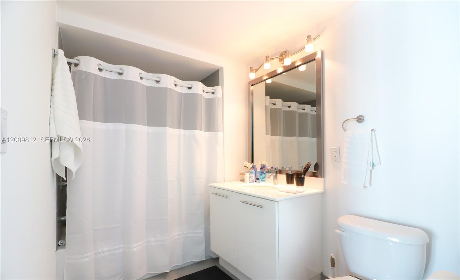 92 Southwest 3rd Street, Unit 3211 Miami, FL 33130 - Photo 5 of 16