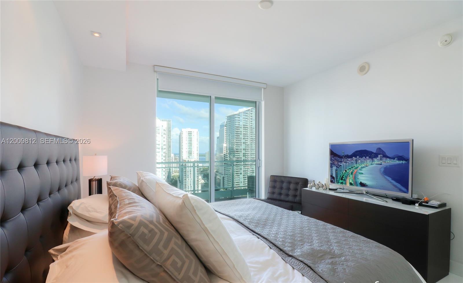92 Southwest 3rd Street, Unit 3211 Miami, FL 33130 - Photo 10 of 16
