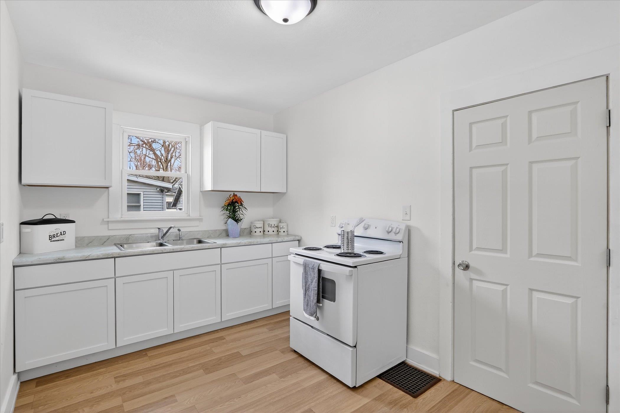 1423 Hull Avenue Beloit, WI 53511 - Photo 21 of 51