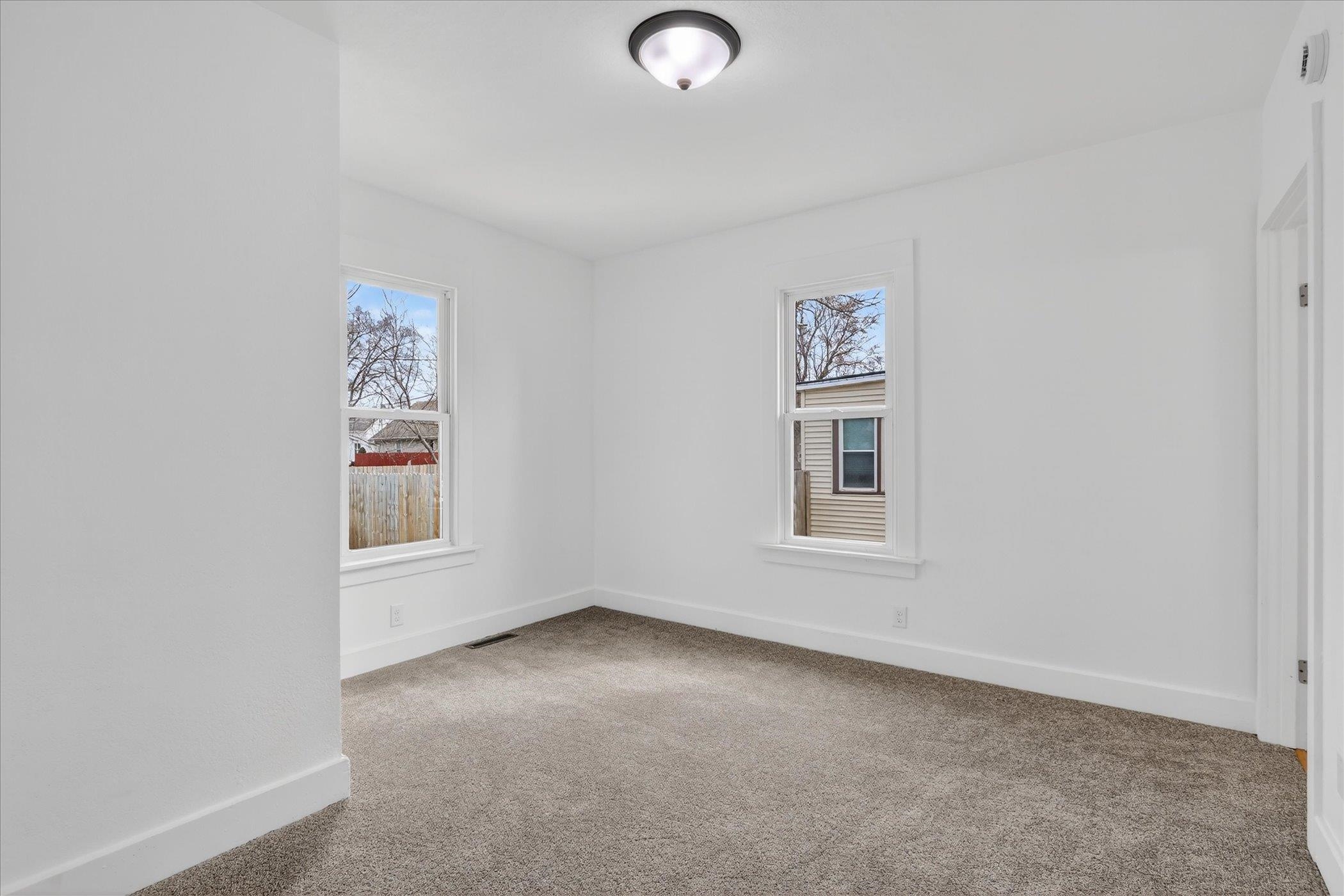 1423 Hull Avenue Beloit, WI 53511 - Photo 27 of 51