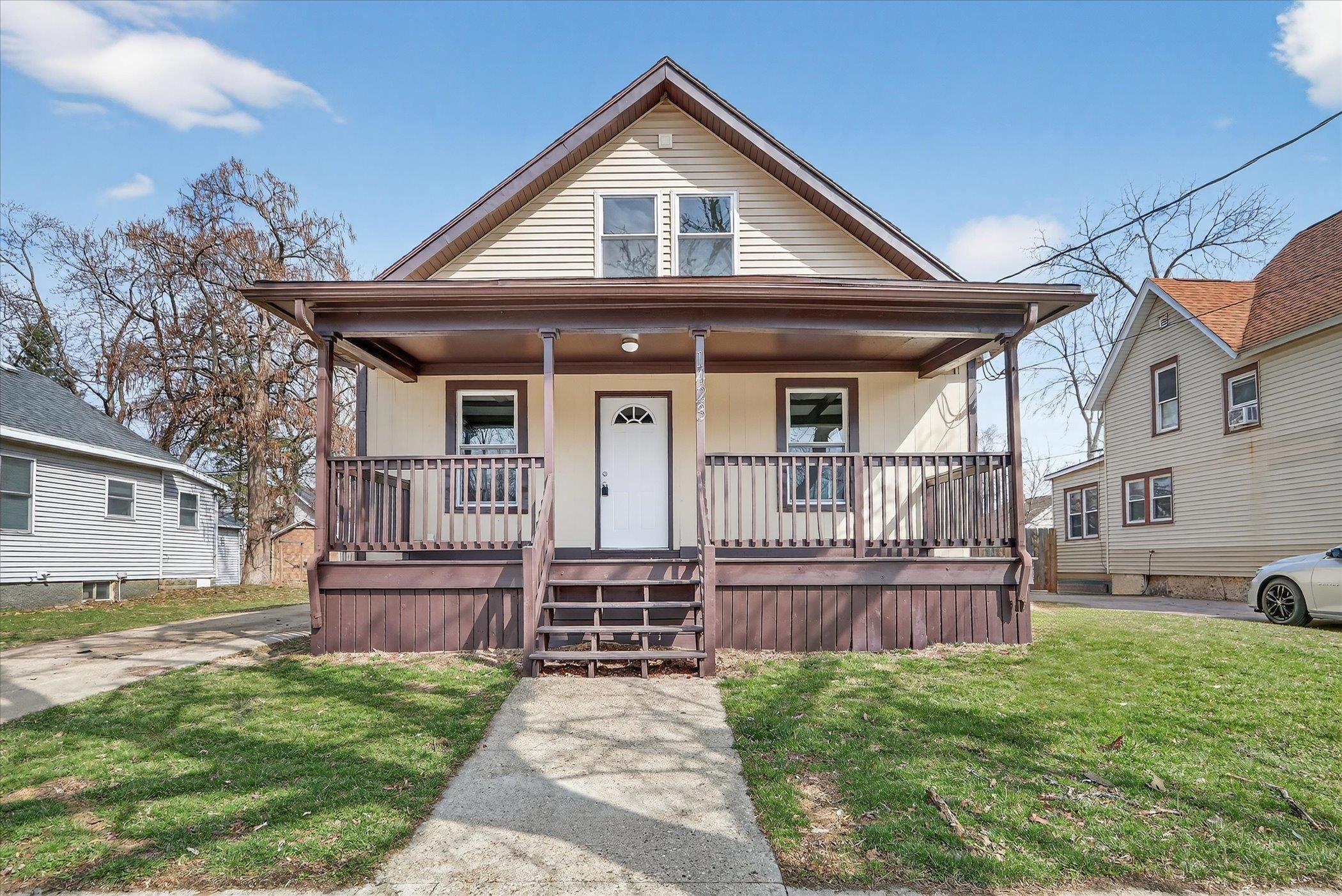 1423 Hull Avenue Beloit, WI 53511 - Photo 3 of 51