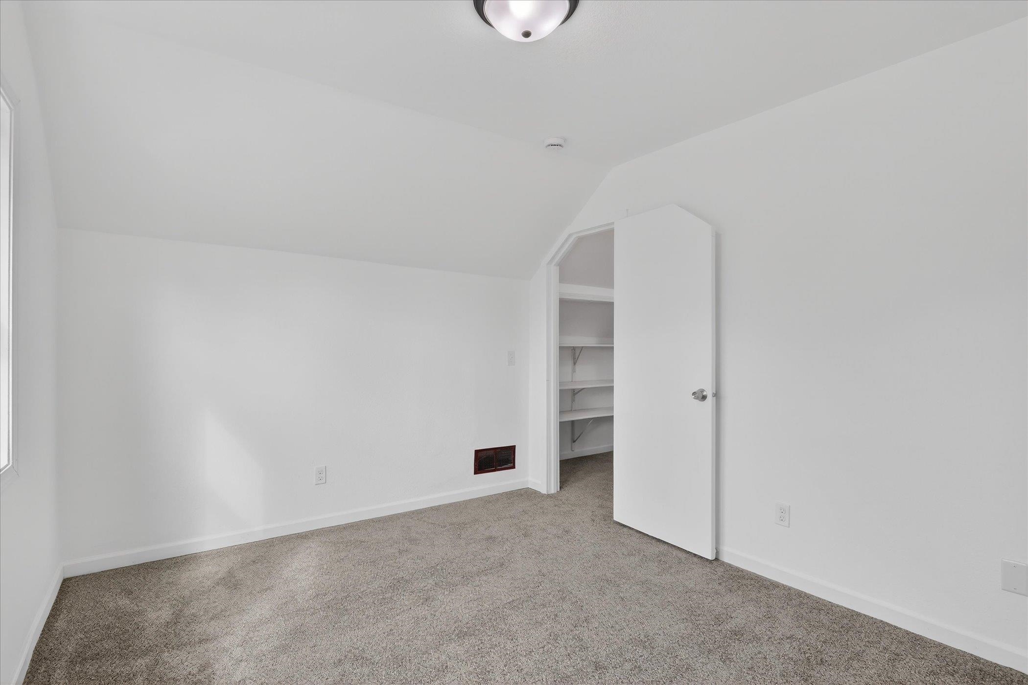 1423 Hull Avenue Beloit, WI 53511 - Photo 34 of 51