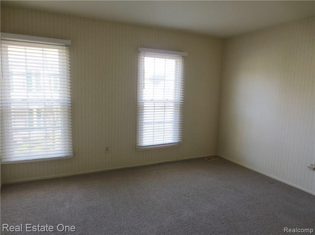 1235 Candlestick Lane, Unit 125 Rochester, MI 48306 - Photo 28 of 31 Nice Size Bedroom #3