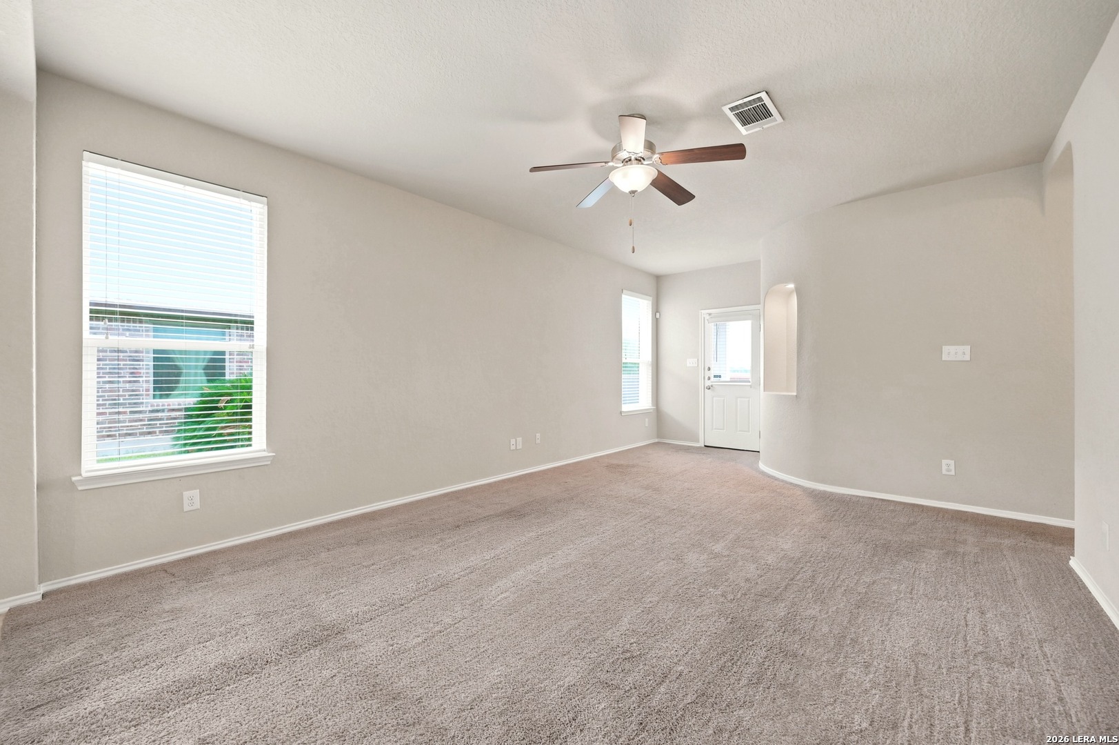 10220 Colonel Ridge Schertz, TX 78154 - Photo 7 of 33