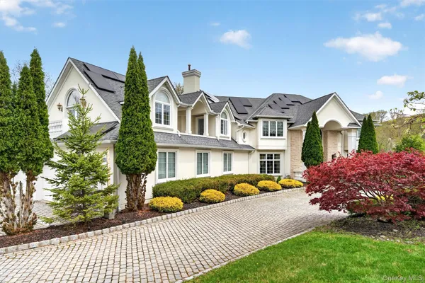 $1,980,000 | 23 Greenwich Avenue, Woodbury, NY 10917