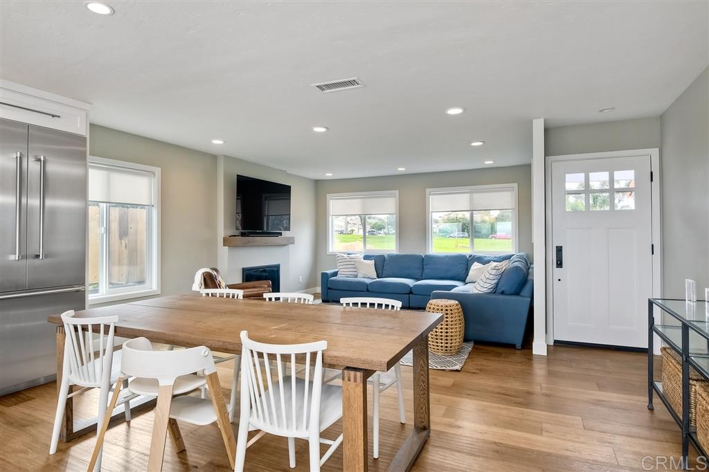 357 Willowspring Drive North Encinitas, CA 92024 - Photo 5 of 25