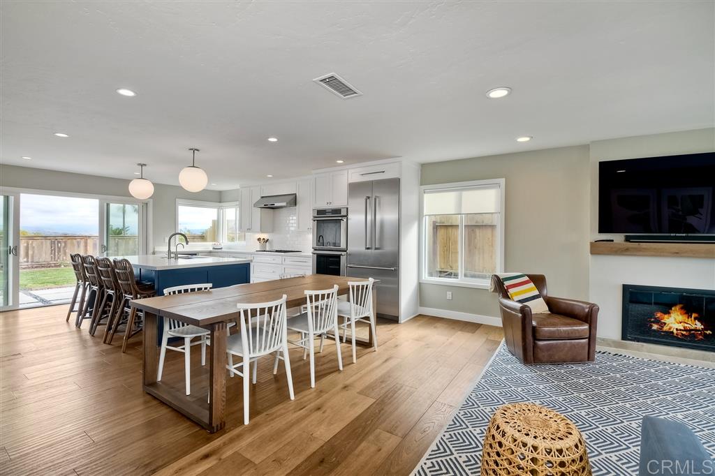 357 Willowspring Drive North Encinitas, CA 92024 - Photo 8 of 25