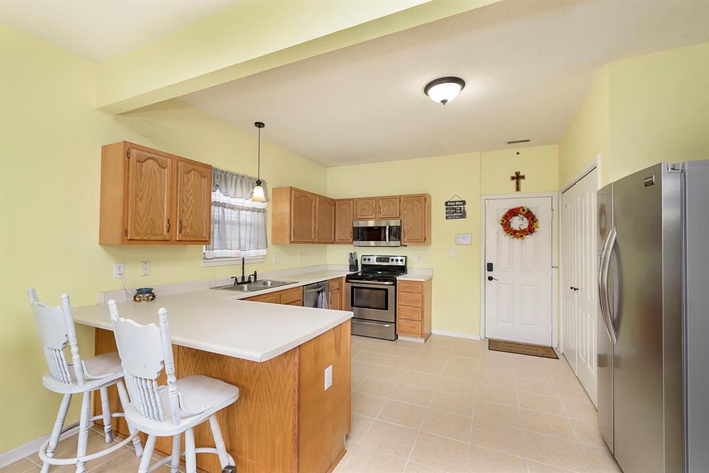 12224 Rambling Road Fishers, IN 46037 - Photo 9 of 26 Gallery Image 9