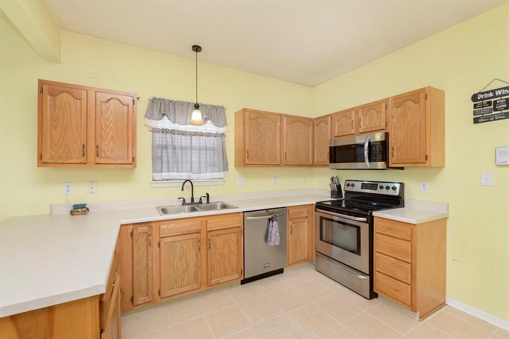 12224 Rambling Road Fishers, IN 46037 - Photo 10 of 26 Gallery Image 10