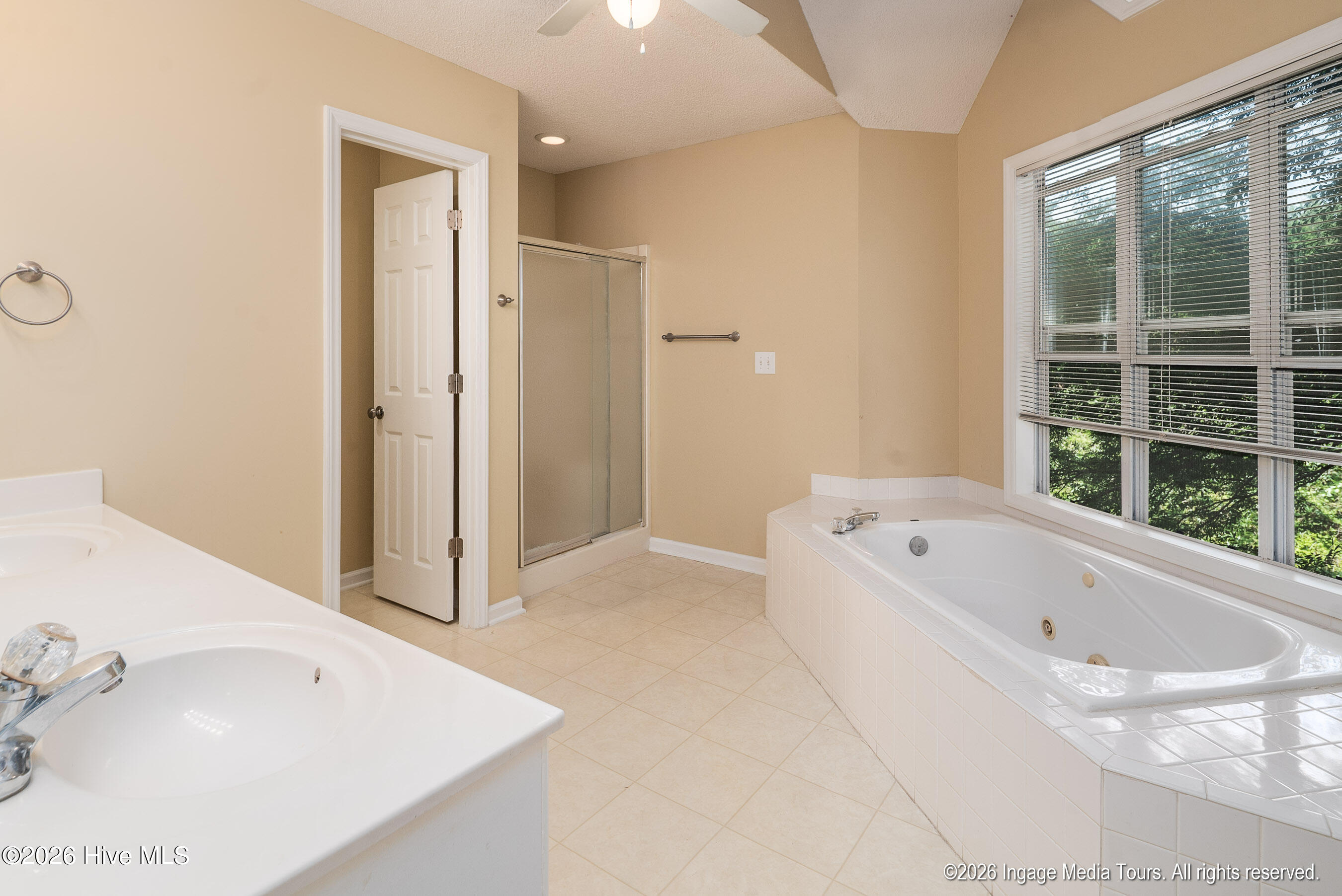 515 Spring Forest Road, Unit E Greenville, NC 27834 - Photo 18 of 28 20260424 MLS C_Barber 515 Spring Forest