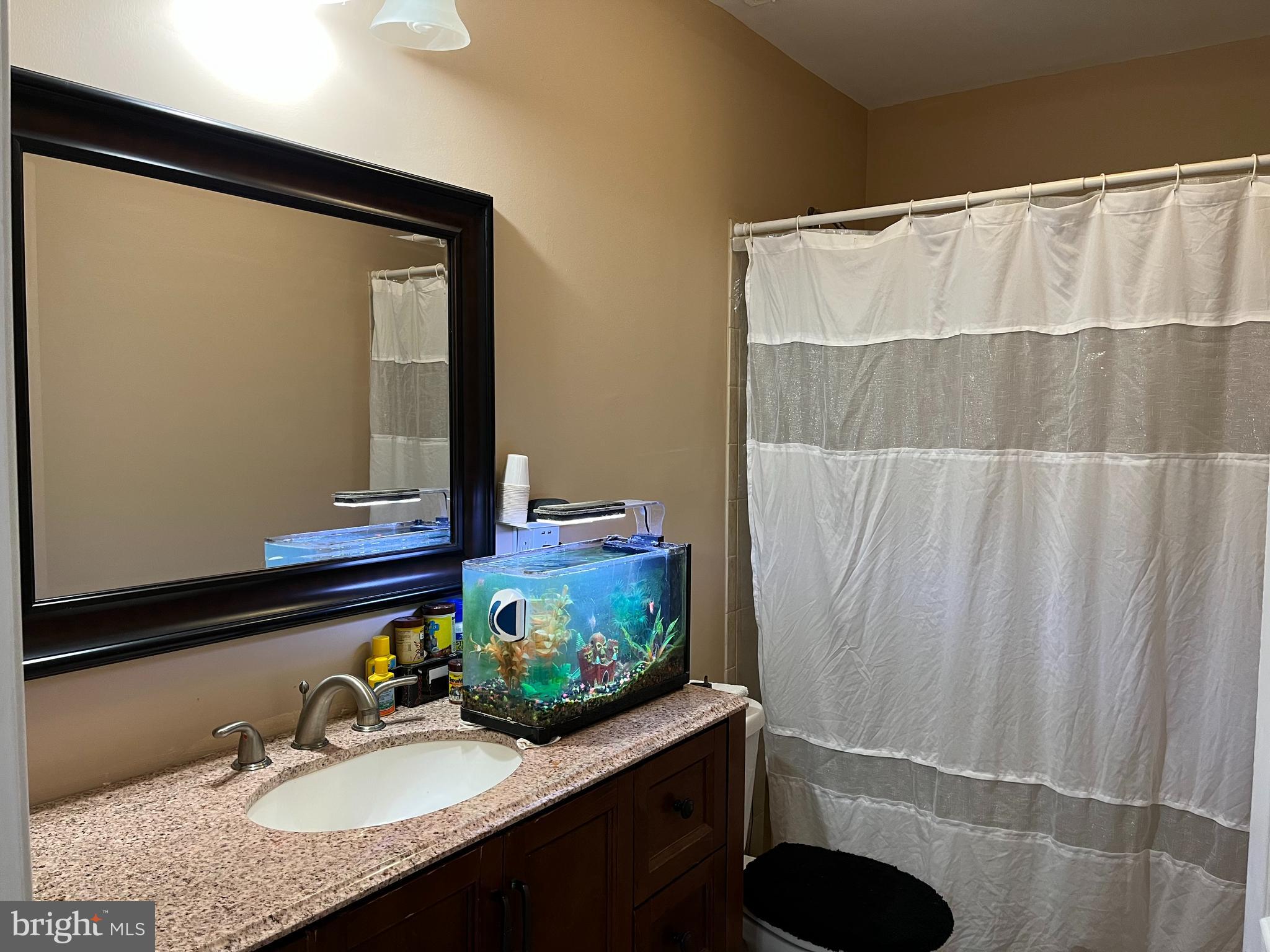 64 Indian Park Road Levittown, PA 19057 - Photo 27 of 34 Main bathroom