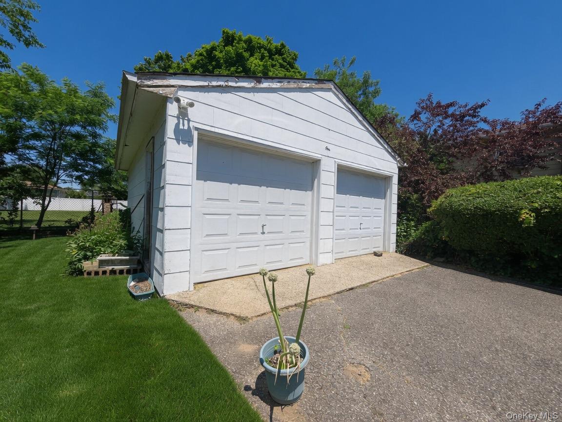1 Trebor Road Massapequa, NY 11758 - Photo 3 of 11
