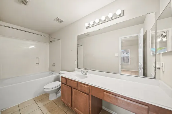 $1,950 | 2134 Vermillion Oak Street, Fresno, TX 77545