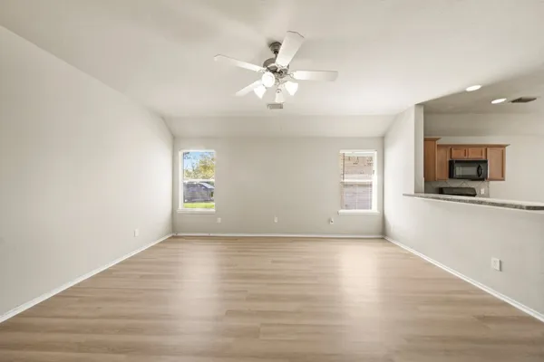 $1,950 | 2134 Vermillion Oak Street, Fresno, TX 77545