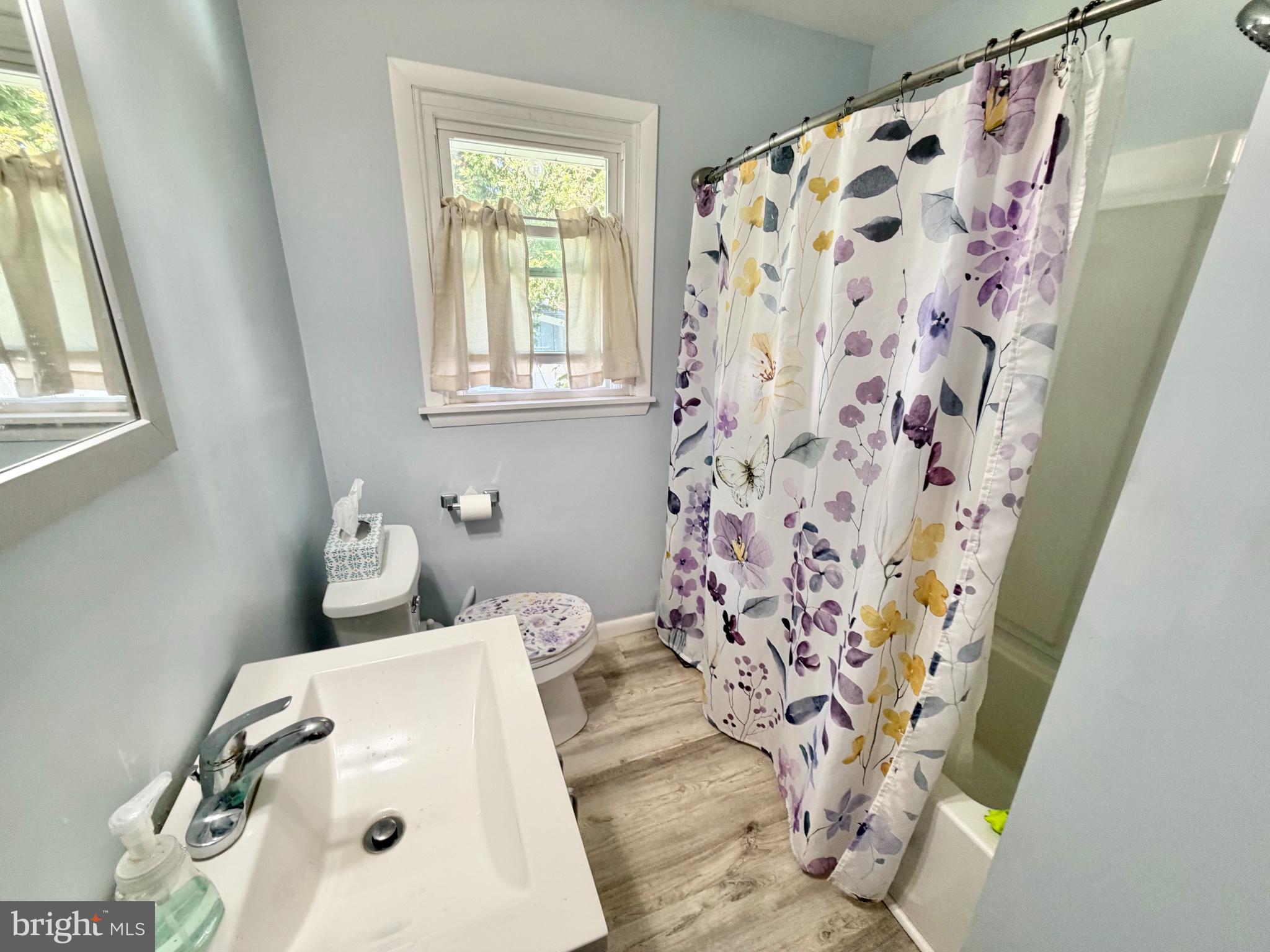 130 Kinsman Road Florence, NJ 08518 - Photo 14 of 36 Main Floor Bathroom