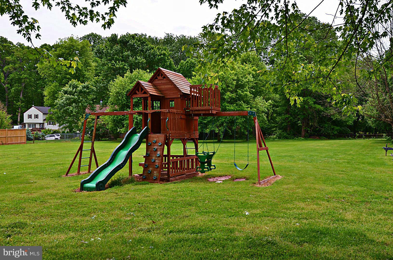 7913 Rugby Road Manassas, VA 20111 - Photo 16 of 19 Exterior (Rear)