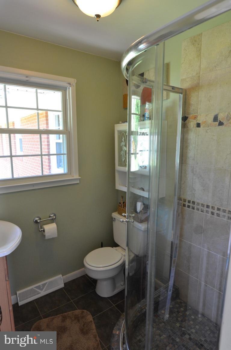 7913 Rugby Road Manassas, VA 20111 - Photo 5 of 19 Bedroom (Master)