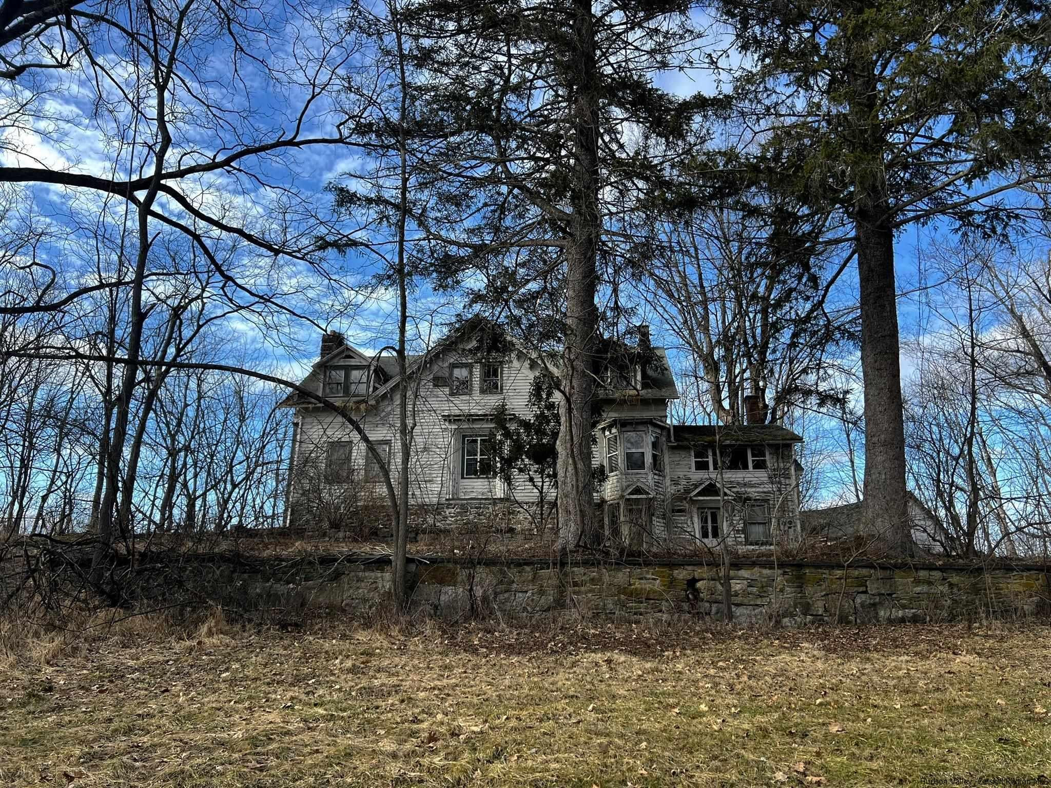 345 Towpath Road Accord, NY 12404 - Photo 3 of 35 a view of a yard with wooden fence