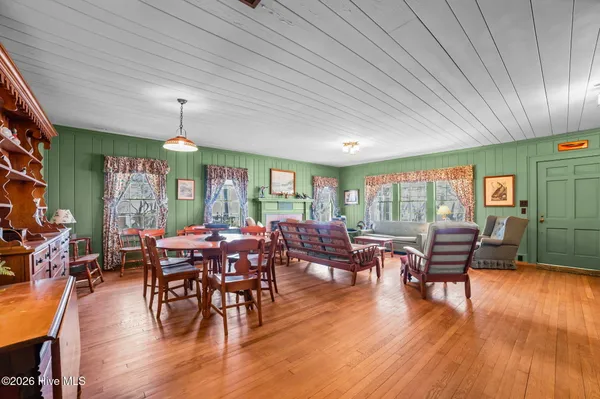 $950,000 | 314 Sunnyside Drive, Washington, NC 27889