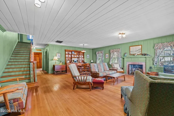 $950,000 | 314 Sunnyside Drive, Washington, NC 27889