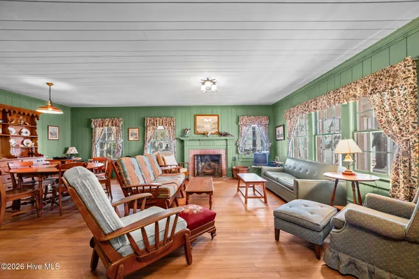 $950,000 | 314 Sunnyside Drive, Washington, NC 27889