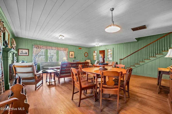 $950,000 | 314 Sunnyside Drive, Washington, NC 27889