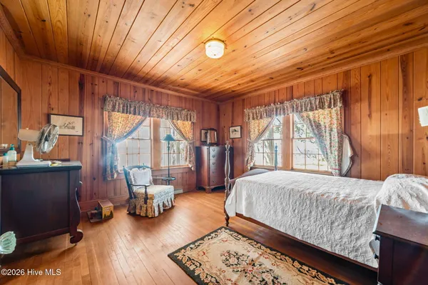 $950,000 | 314 Sunnyside Drive, Washington, NC 27889