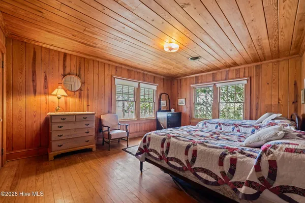 $950,000 | 314 Sunnyside Drive, Washington, NC 27889