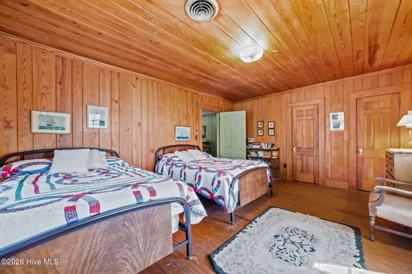 $950,000 | 314 Sunnyside Drive, Washington, NC 27889