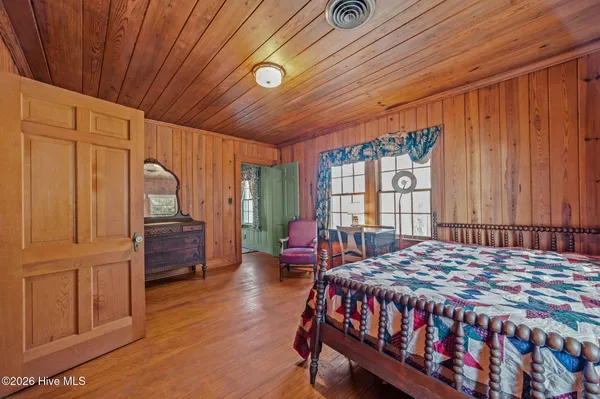 $950,000 | 314 Sunnyside Drive, Washington, NC 27889