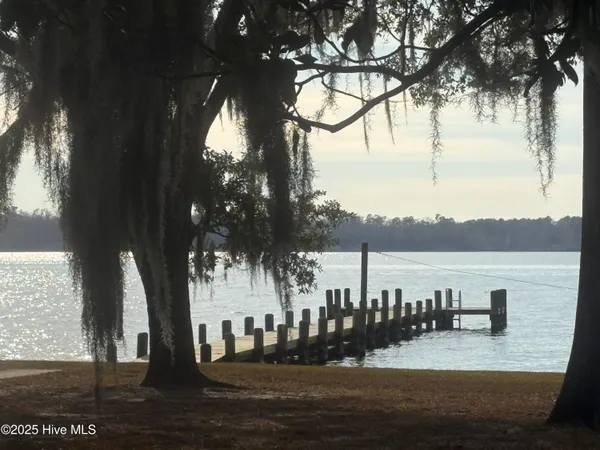 $950,000 | 314 Sunnyside Drive, Washington, NC 27889