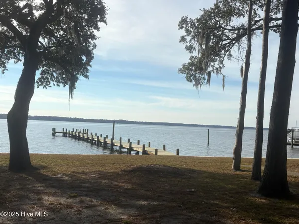 $950,000 | 314 Sunnyside Drive, Washington, NC 27889