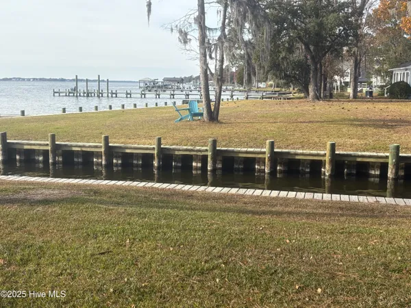 $950,000 | 314 Sunnyside Drive, Washington, NC 27889