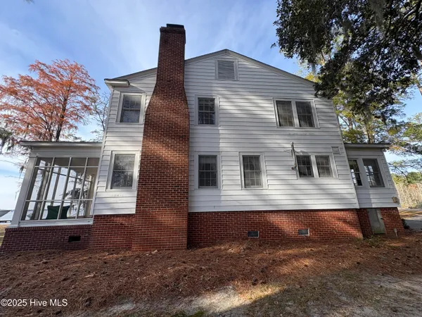 $950,000 | 314 Sunnyside Drive, Washington, NC 27889
