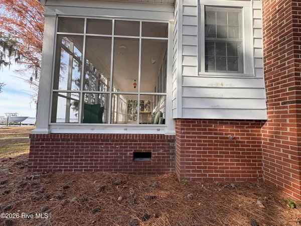 $950,000 | 314 Sunnyside Drive, Washington, NC 27889