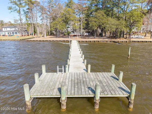 $950,000 | 314 Sunnyside Drive, Washington, NC 27889