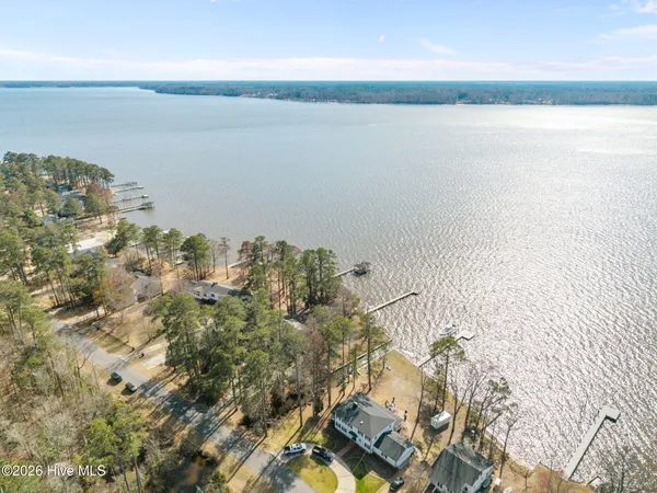 $899,900 | 314 Sunnyside Drive, Washington, NC 27889