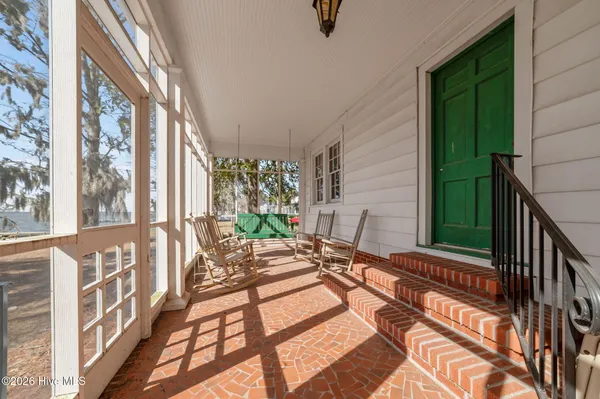 $950,000 | 314 Sunnyside Drive, Washington, NC 27889