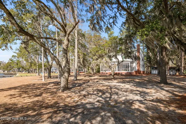 $950,000 | 314 Sunnyside Drive, Washington, NC 27889