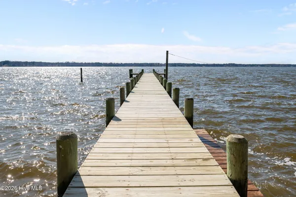 $950,000 | 314 Sunnyside Drive, Washington, NC 27889