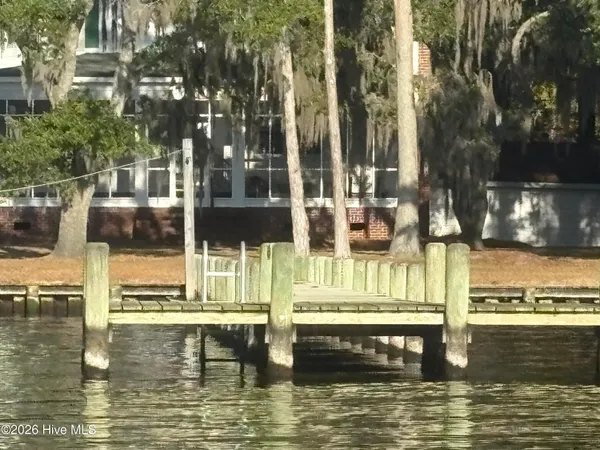 $950,000 | 314 Sunnyside Drive, Washington, NC 27889