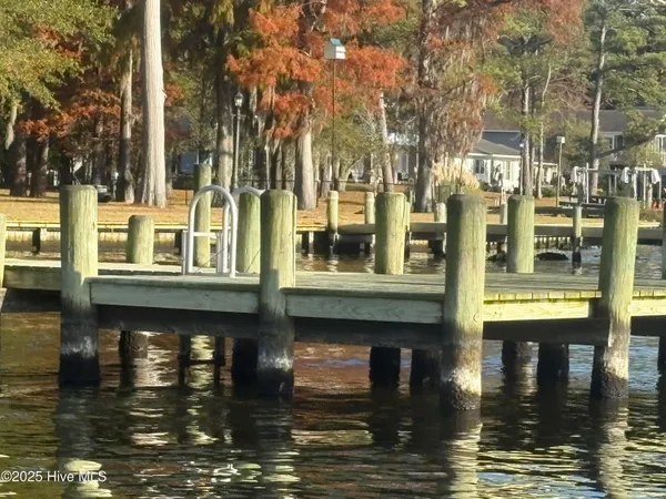 $950,000 | 314 Sunnyside Drive, Washington, NC 27889