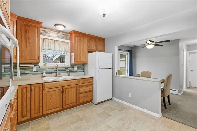 a close view of sink and tap