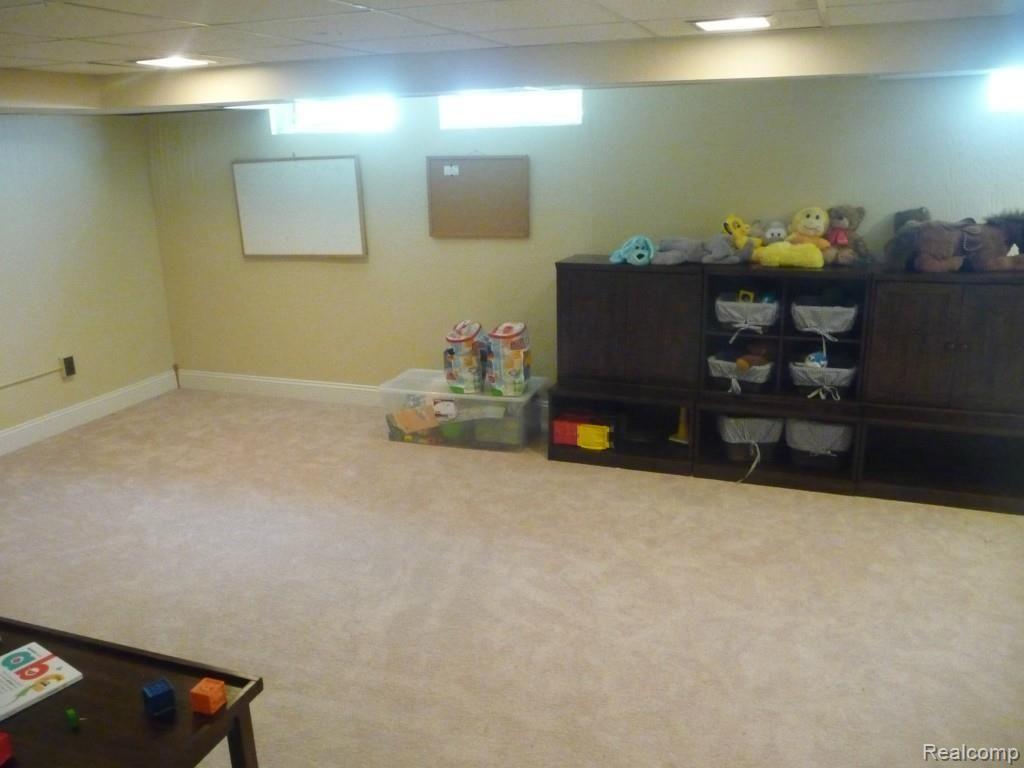 1350 Yorkshire Road Grosse Pointe, MI 48230 - Photo 21 of 25 P1130820.jpg