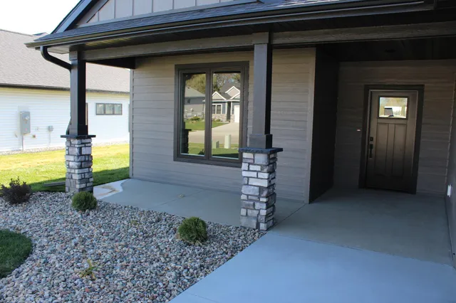 $479,900 | 1202 15th Street Northeast, Kasson, MN 55944