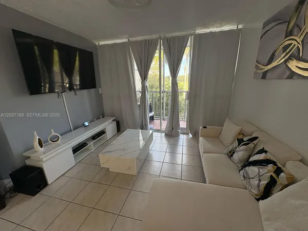 $2,200 | 7035 Northwest 186th Street, Unit D302, Hialeah, FL 33015