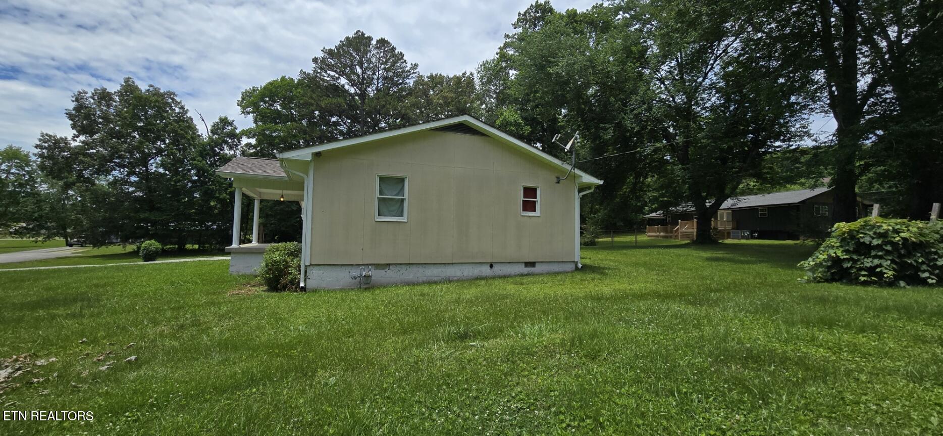 196 Shady Lane Oneida, TN 37841 - Photo 5 of 16 20260612_133956